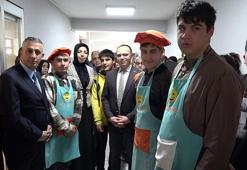 100'üncü yılda, özel gereksinimli çocuklar için farkındalık sergisi açtılar