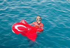 Dünya rekortmeni Ercümen'den 100'üncü yıla özel dalış
