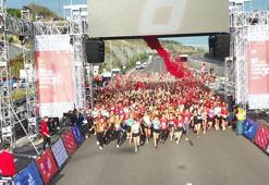 Yavuz Sultan Selim Köprüsü’nde 100. Yıl Cumhuriyet Kadınları Koşusu