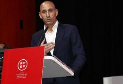 FIFA, Rubiales için karar verdi: Futbol faaliyetlerinden 3 yıl men