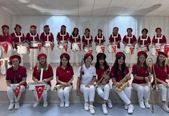 Türkiye’nin ilk kadın mahalle bando takımının şefi de mahallenin kadın muhtarı