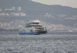 Gökçeada ve Bozcaada feribot seferlerine 'fırtına' engeli