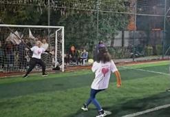 Hastalar ve cerrahlar halı sahada futbol oynadı