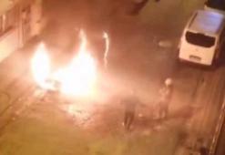 Sultangazi'de yeni alınan otomobilin kundaklandığı iddiası: O anlar kamerada