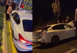 Lastik değişimi için sol şeritte duran servis minibüsüne iki araç çarptı: 5 yaralı