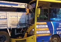 Gaziantep'te halk otobüsü, park halindeki kamyona çarptı: 5 yaralı