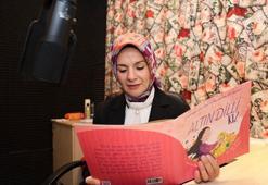 Bakan Göktaş, çocuklar için kitap seslendirdi