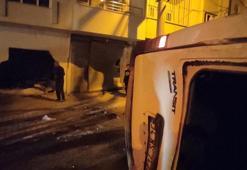 Kontrolden çıkan minibüs, evin duvarını yıktı: 3 yaralı