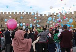 SMA hastası Eymen için gerekli para toplandı; aile ile gönüllüler balon uçurdu