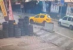 Maltepe'de hakimiyetini kaybeden motosiklet sürücüsü taksinin altında kaldı