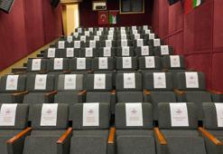 Zeytinburnu Kültür Sanat Merkezi’ndeki koltuklar Gazze’de öldürülen çocuklara ayrıldı