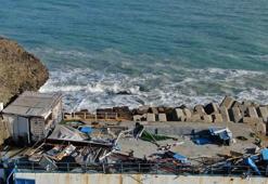 Rumeli Feneri'nde dalgaların yıktığı balıkçı barınakları havadan görüntülendi