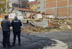 Hurda toplamak için girdikleri metruk ev çöktü: 1 ölü, 1 yaralı