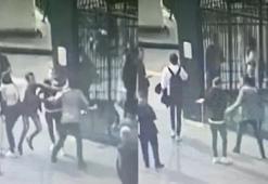 Davalık olduğu kişiler tarafından adliye önünde 7 bin dolar değerindeki bilekliği çalındı