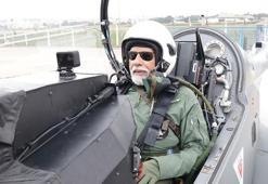 Modi, yerli savaş uçağı Tejas’la deneme uçuşu yaptı