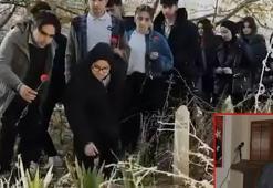 Okuldan kaçıp, depremde ölen öğretmenlerini andılar