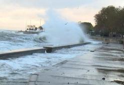 İstanbul Valiliği'nden fırtına açıklaması: 114 olaya müdahale edildi