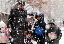 Erzurum'da fırtına sonrası kar yağışı