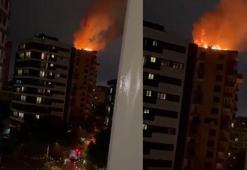 Kadıköy'de 14 katlı metruk binanın çatısına yıldırım düştü