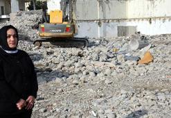 Depremde 44 kişiye mezar olan sitede, perde betonun bir kısmında briket kullanıldığı iddiası