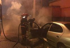 Üvey ağabeyinin aracını yakıp, kurşun yağdırdı