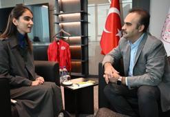 Görme engelli Zülal, geliştirdiği teknolojiyle Togg'un gözleri oldu