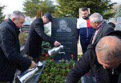 Halk ozanı Muharrem Ertaş, mezarı başında anıldı