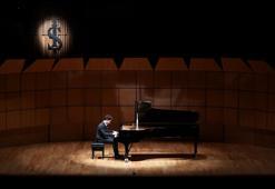 Parlayan Yıldızlar İş Sanat sahnesinde