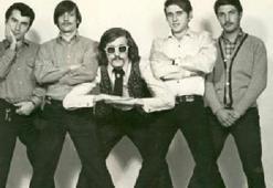 Apaşlar grubunun gitaristi Yalçınkaya Tümay vefat etti