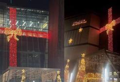 Rize'de AVM'nin yılbaşı süslemesinde 'kurdele' krizi