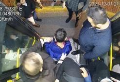 Küçükçekmece'de İETT otobüsünde uyuyan çocuğu ailesi otobüste unuttu