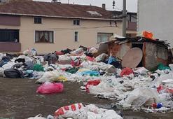 Yalnız yaşadığı evden 3 kamyon çöp çıktı