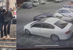 Ümraniye'de park halindeki otomobilden hırsızlık güvenlik kamerasına yansıdı