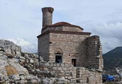 Efes'in ilk yerleşim yeri Ayasuluk Tepesi'ndeki cami restore ediliyor