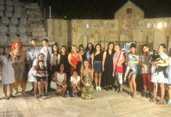 Depremzede kadınlar tiyatro sahnesinde