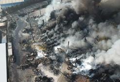 Kimyasal maddelerin depolandığı tesisteki yangında soğutma çalışması