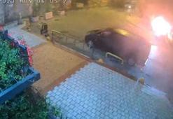 Fatih'te yanan otomobillerin kundaklandığı anlar kameraya yansıdı