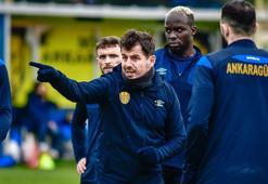 Emre Belözoğlu: Takımı bu durumda bırakamam