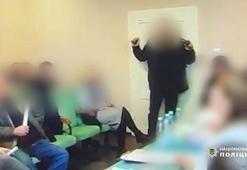 Ukrayna’da bir kişi köy meclisinde 3 adet el bombası patlattı