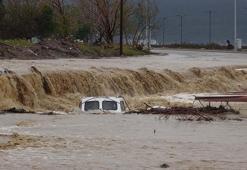 Çanakkale'de sağanak; dereler taştı, ekipler teyakkuzda
