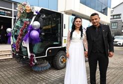 Belediye temizlik görevlisi kullandığı mini süpürge aracını gelin arabası yaptı