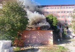 Adana'da kullanılmayan hastane binasının deposunda çıkan yangın kontrol altına alındı