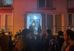 Sancaktepe'de bodrum kattan sızan dumandan panikleyenler itfaiye merdiveniyle kurtarıldı