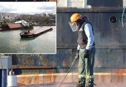Zonguldak'ta karaya oturan geminin söküm çalışması başladı