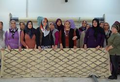 Aksaray'da kadınların dokuduğu Türk motifli halılar, yurt dışına ihraç ediliyor