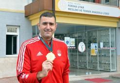 Beden eğitimi öğretmeni milli atıcı, spor hayatına 33 madalya sığdırdı