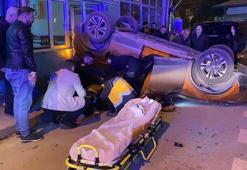 Takla atıp, çay ocağının camekanına çarpan otomobilin sürücüsü yaralandı