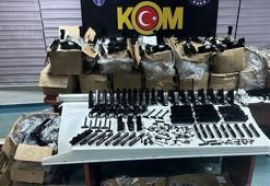 TIR'da 2 bin 420 silah parçası ele geçirildi