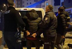 Kendini eve kilitleyip eşyaları ateşe veren genç, ailesinin 'para' vaadiyle ikna edildi