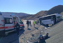 Midibüs yoldan çıktı: 27 yaralı